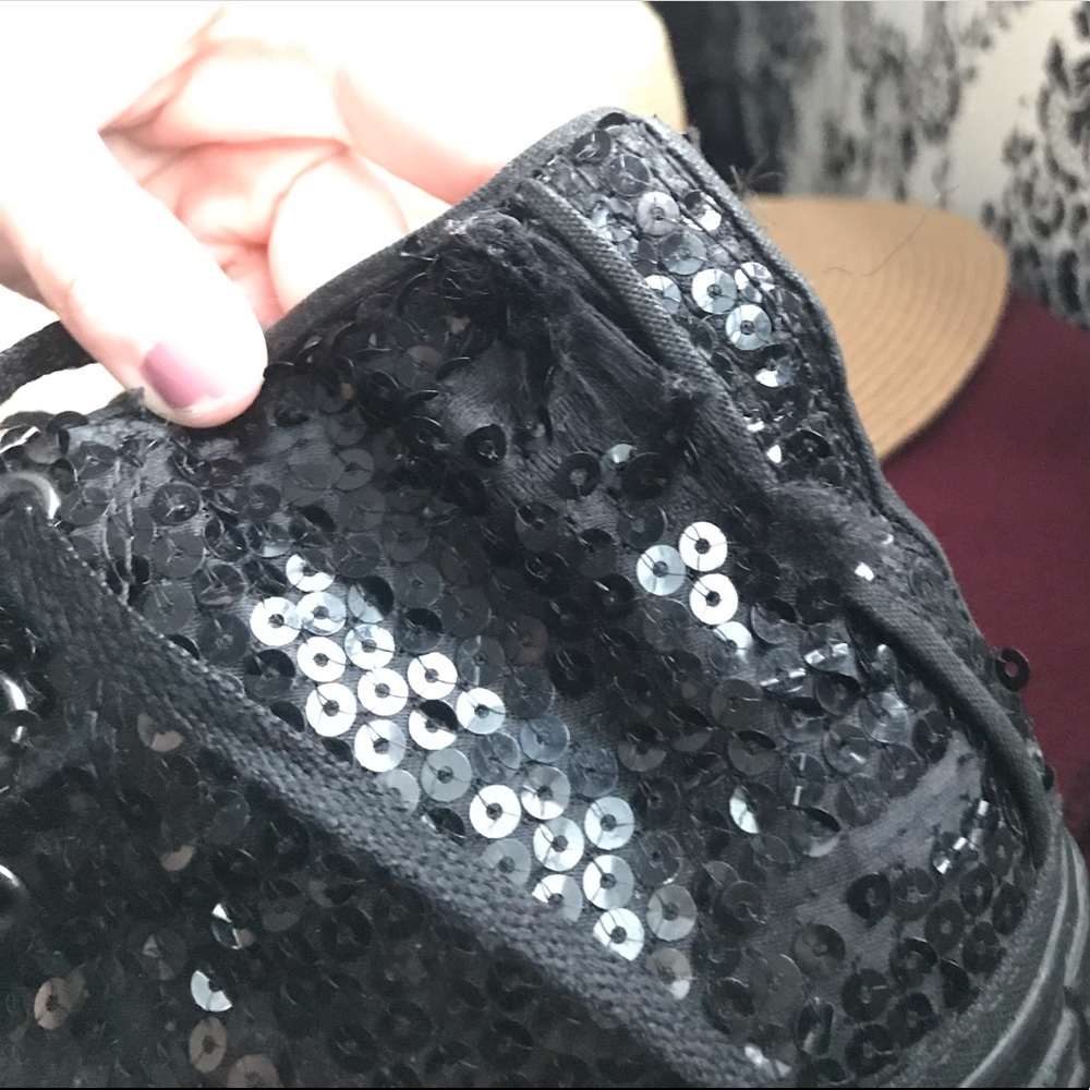 Converse - Picture 3 of 4